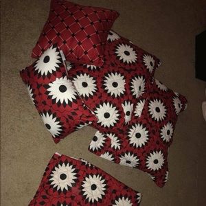 Rev. full comforter,  2 shams, 2 pillows, bedskirt